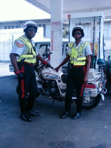 Korruptionen i Jamaicas poliskår är extremt stor -rykten säger att Shower Posse systematiskt planterar sina egna i poliskåren. Foto: Susanne P Fernandes