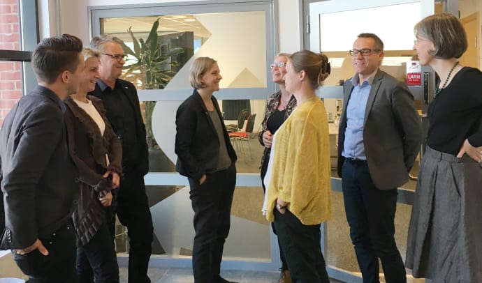 MIljöminister Karolina Skog besöker Trivector för att lära mer om framtidens hållbara transporter. Foto: Trivector.