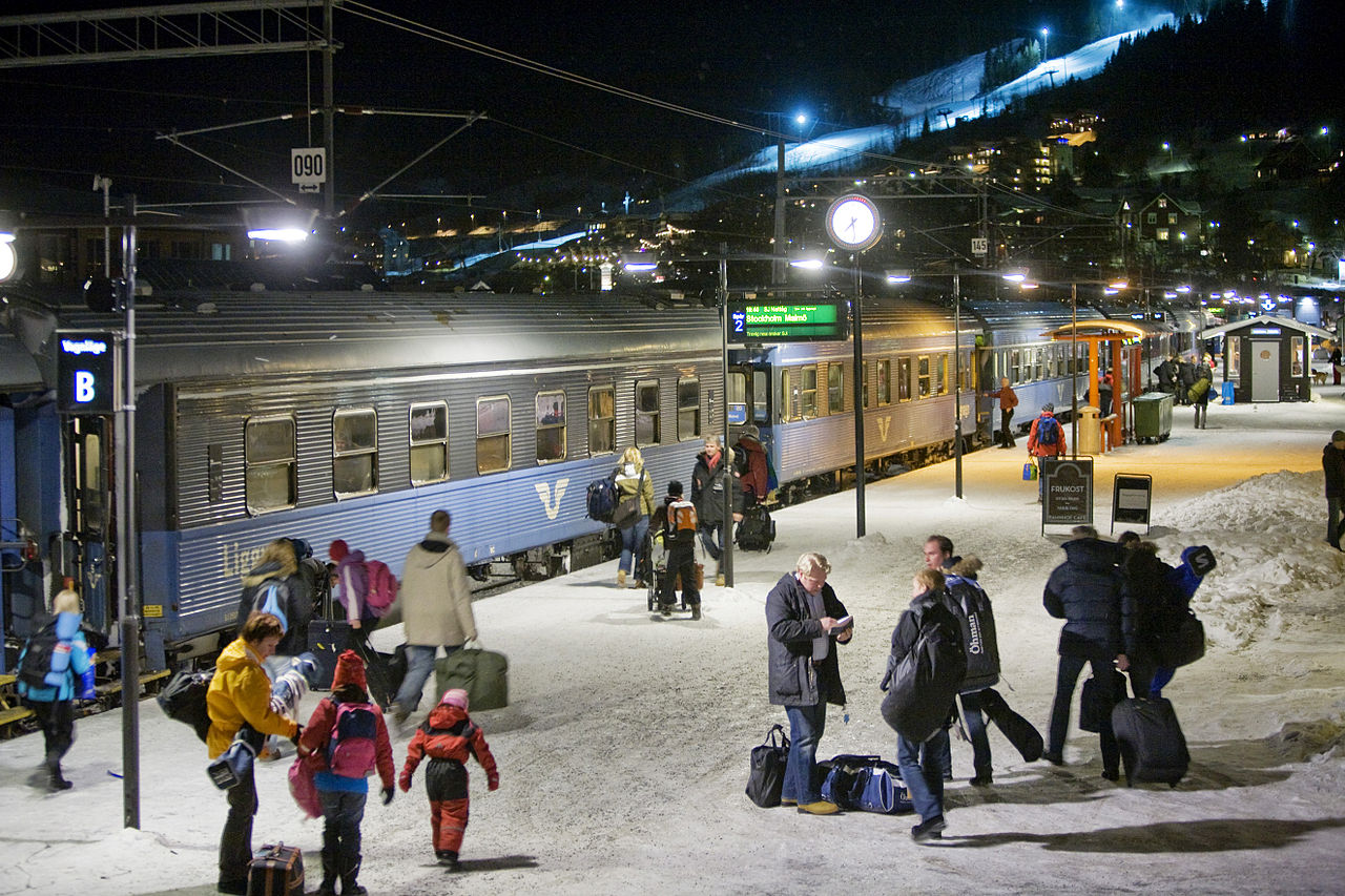 Åre tågstation i kvällsmörker. Foto: Kasper Dudzik - SJ´s Pressbilder
