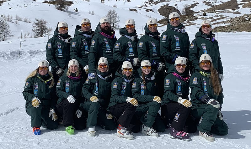 Den elva personer stora VM-truppen i speedski. Foto: Svenska Skidförbundet