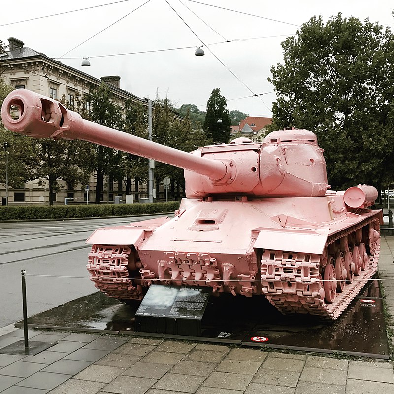 Pink tank i Brno, Tjeckien. Foto: LutzBruno