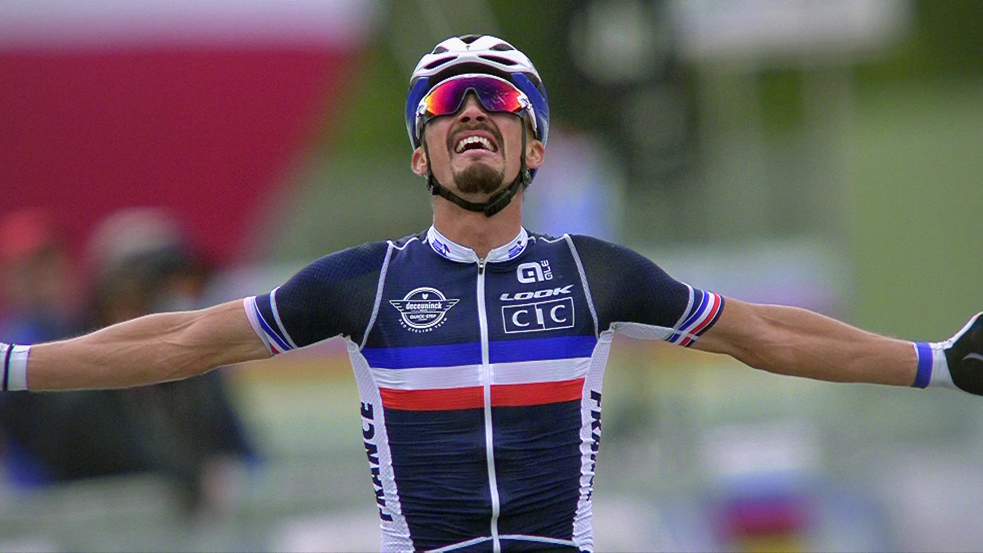  Vinnare i linjeloppet på VM i cykel 2020, Julian Alaphilippe Foto: SVT 